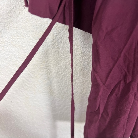 MOTHERHOOD MATERNITY WINE RAYON EMPIRE STYLE BLOUSE. Tie sleeve closure. XL - Picture 3 of 9